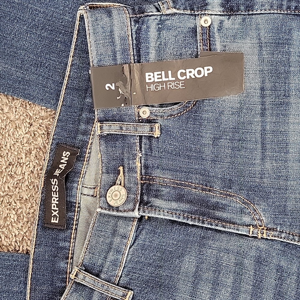 Women's Express Bell Crop High Rise - Picture 2 of 10